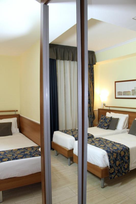 Quadruple Room image 3