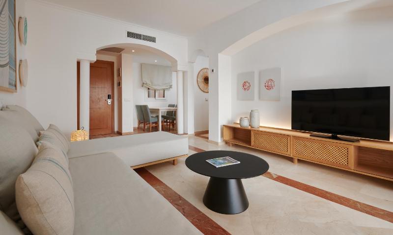 One-Bedroom Apartment (2 Adults + 2 Children) image 4