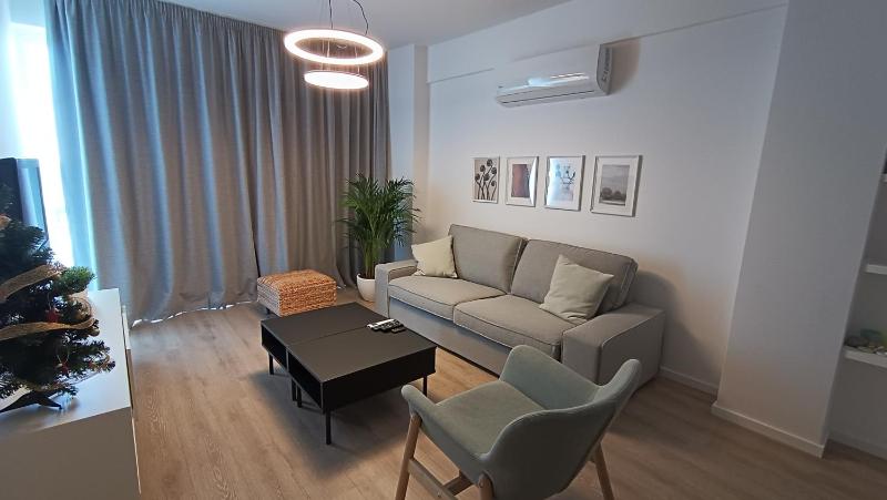 Sunorama Waterfront Apartment - image 6