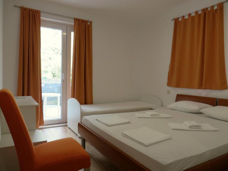 Triple Room with Patio image 4