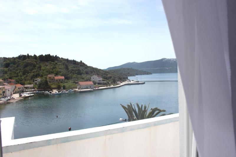 Apartment with Sea View image 1