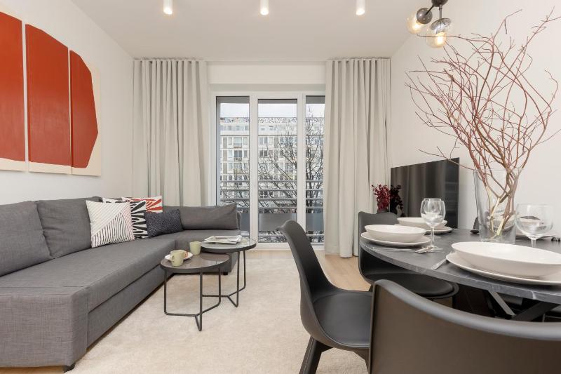 Amazing Spacious Apartments in Warsaw City Center by Noclegi Renters - image 8