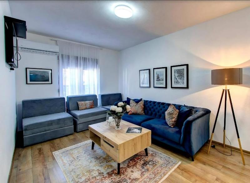 One-Bedroom Apartment image 3