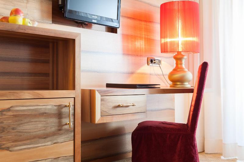 Standard Single Room image 3