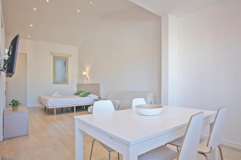 BcnStop Sant Pau Suites - image 7