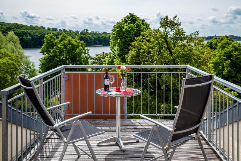 One-Bedroom Suite image 4