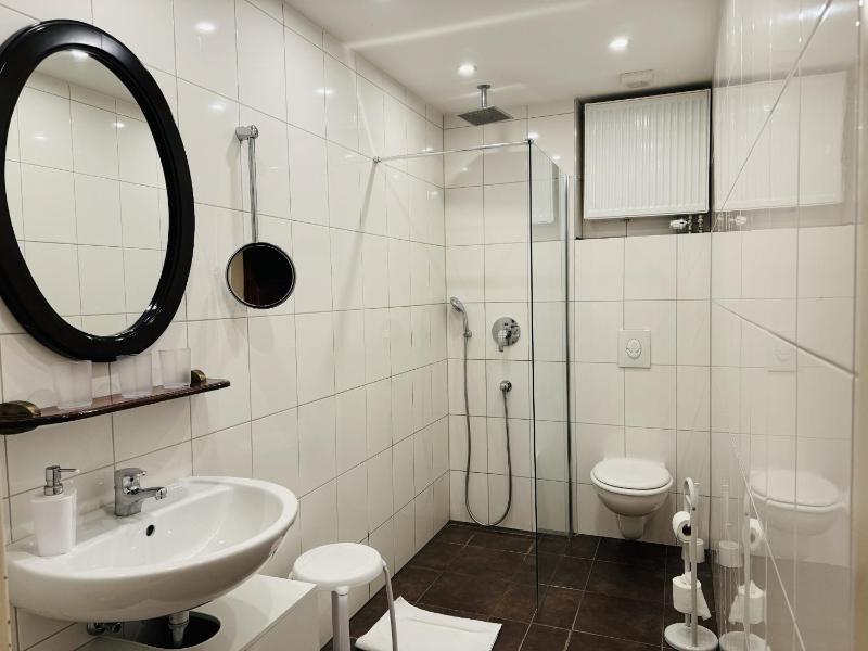 Classic Triple Room image 3