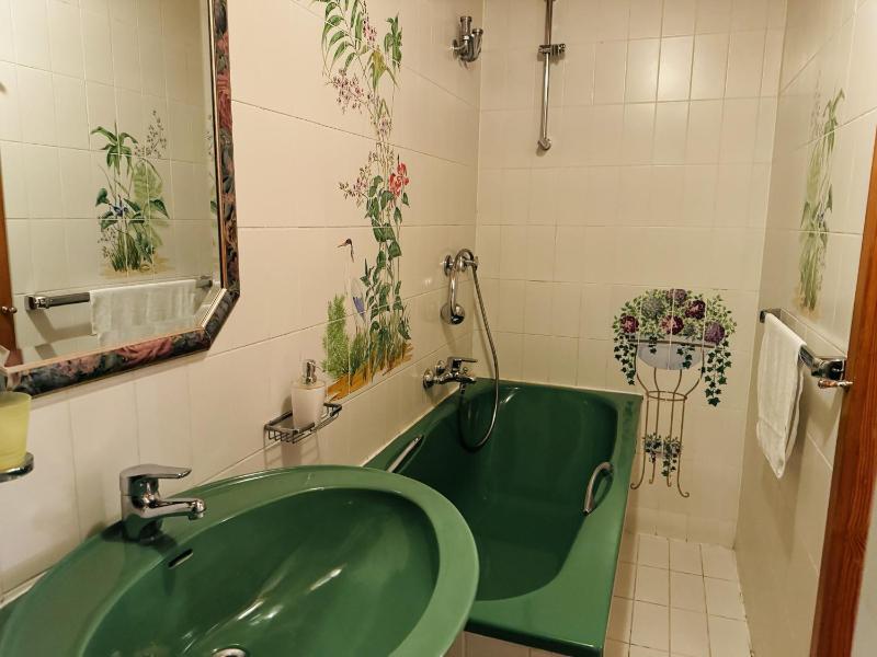 Classic Triple Room image 2