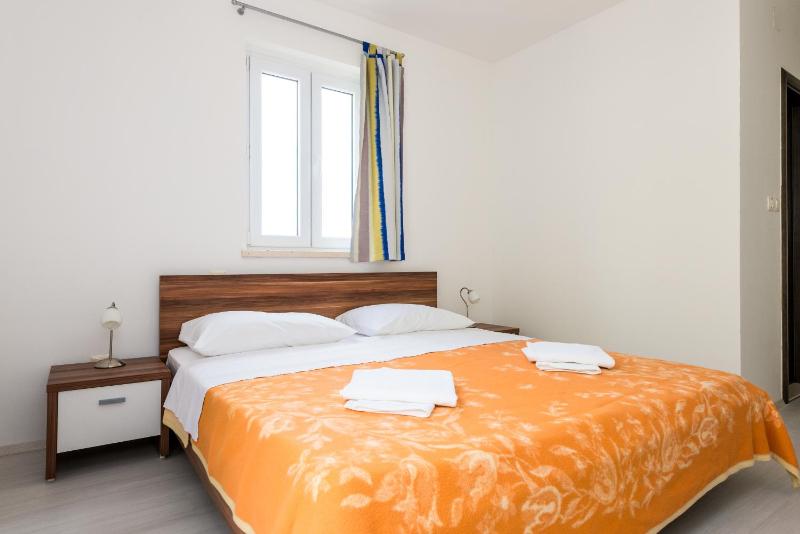 Deluxe Double Room with Balcony and Sea View image 3