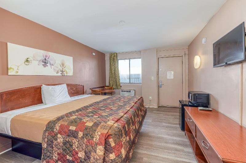 King Room image 3