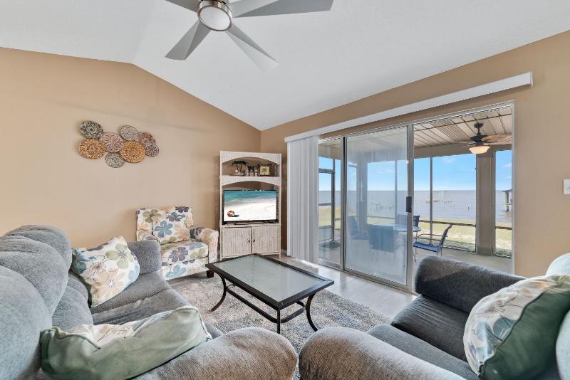 Bay Dreamin - image 21