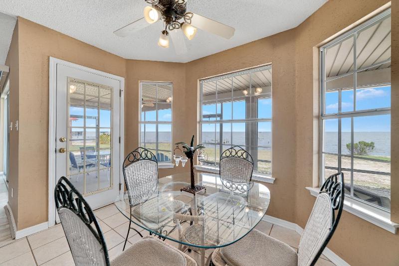 Bay Dreamin - image 15