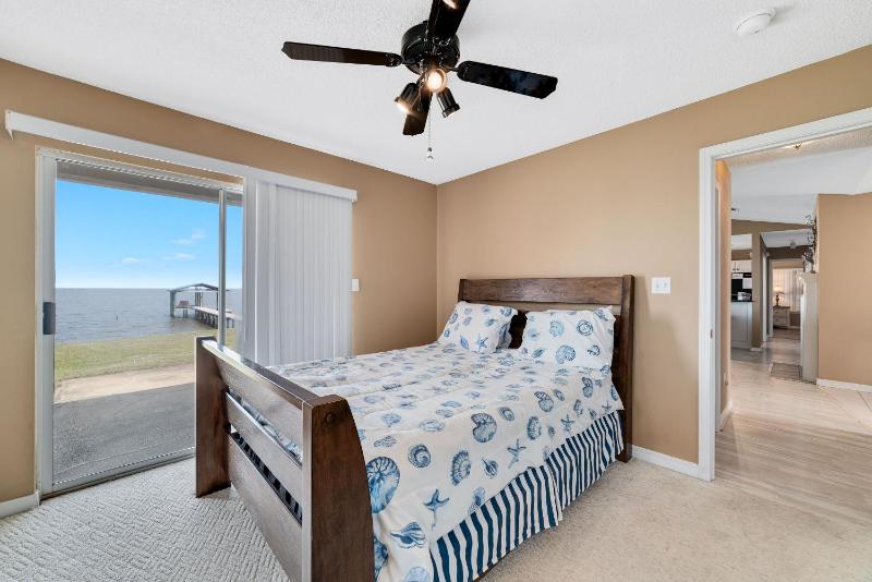 Bay Dreamin - image 9