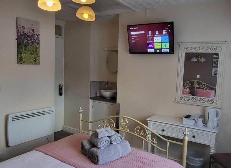 Ferndene Guest House - image 20