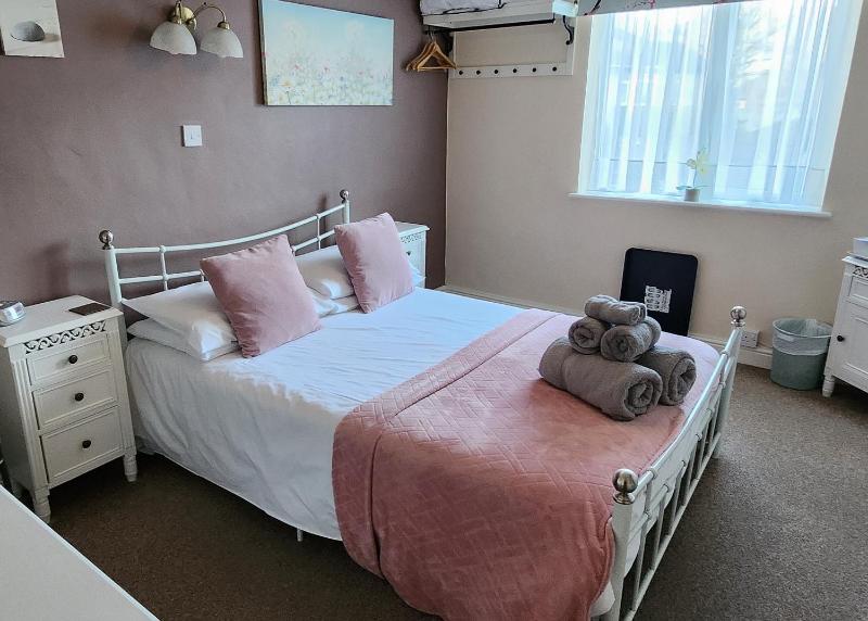 Ferndene Guest House - image 43
