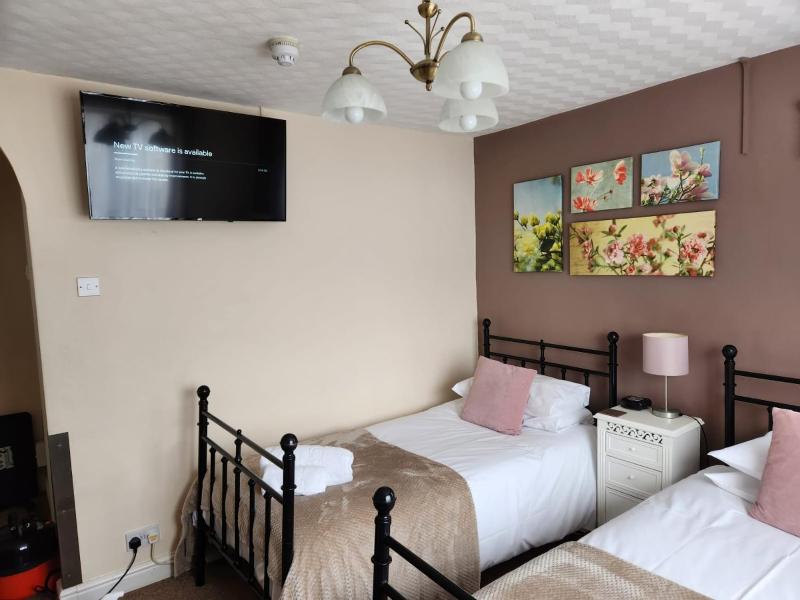 Ferndene Guest House - image 18