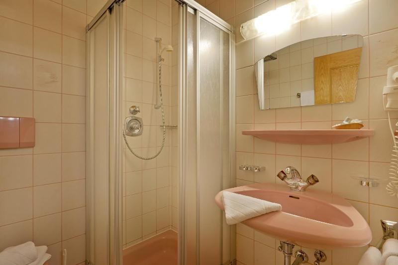 One-Bedroom Apartment image 3