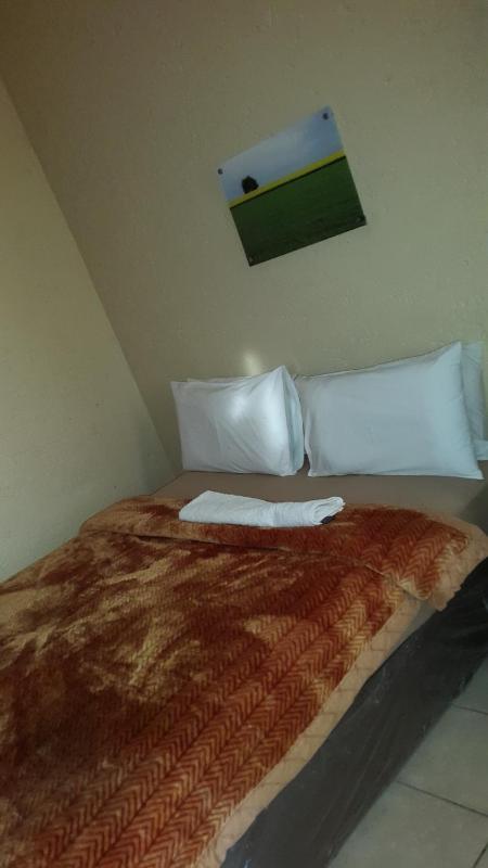 Monarchy Guest House - image 16