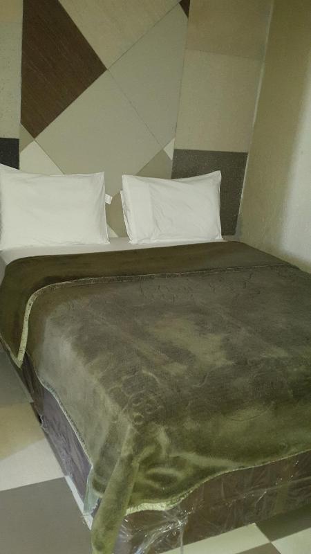 Economy Suite image 2