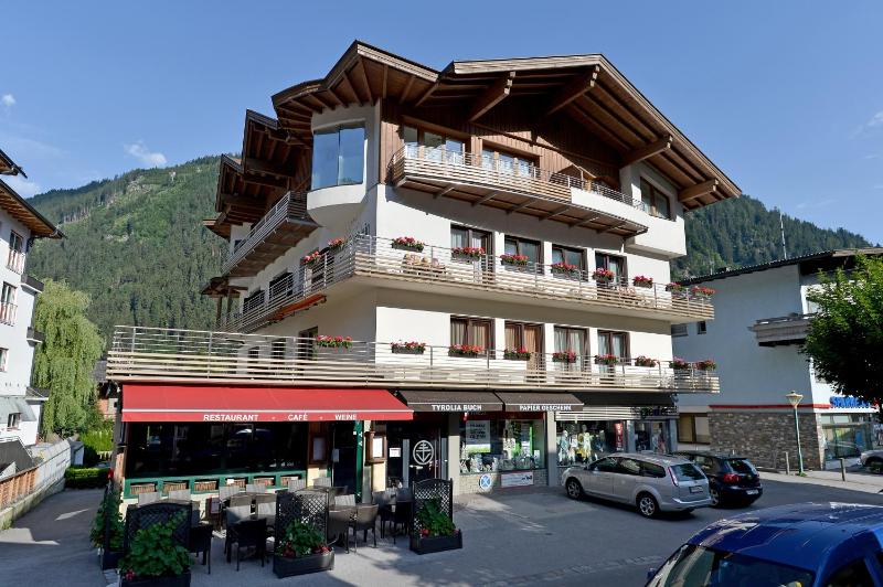 Single Room with Balcony image 2