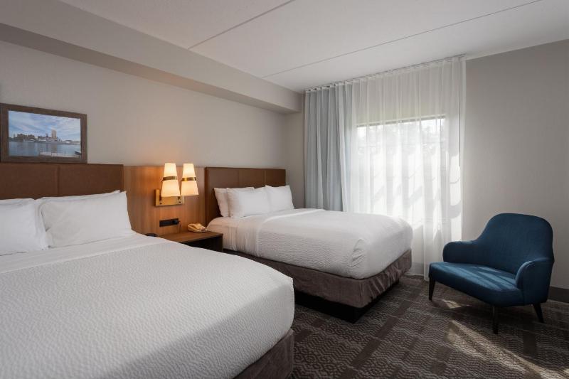One-Bedroom Suite image 2