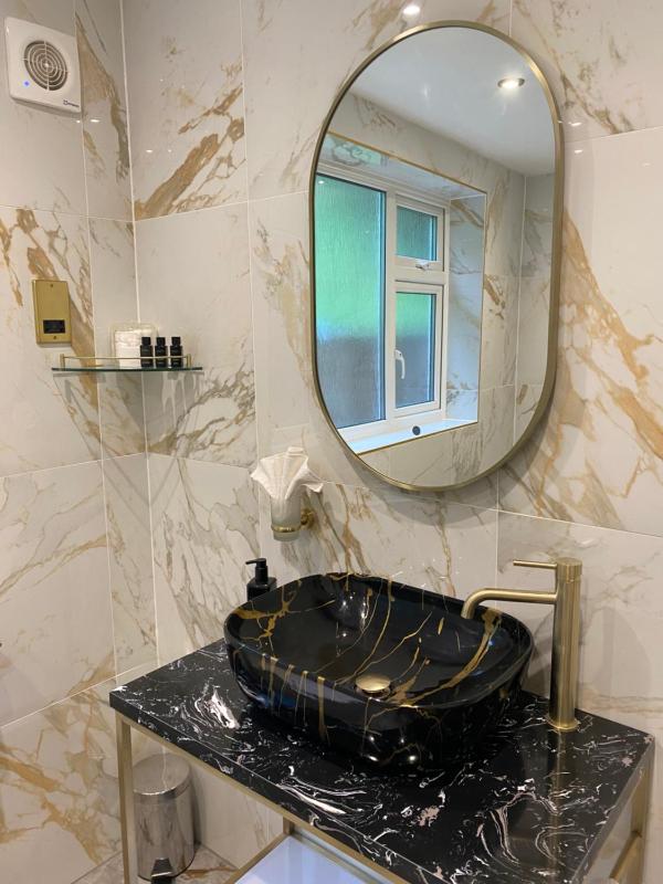 Suite with Garden View image 4