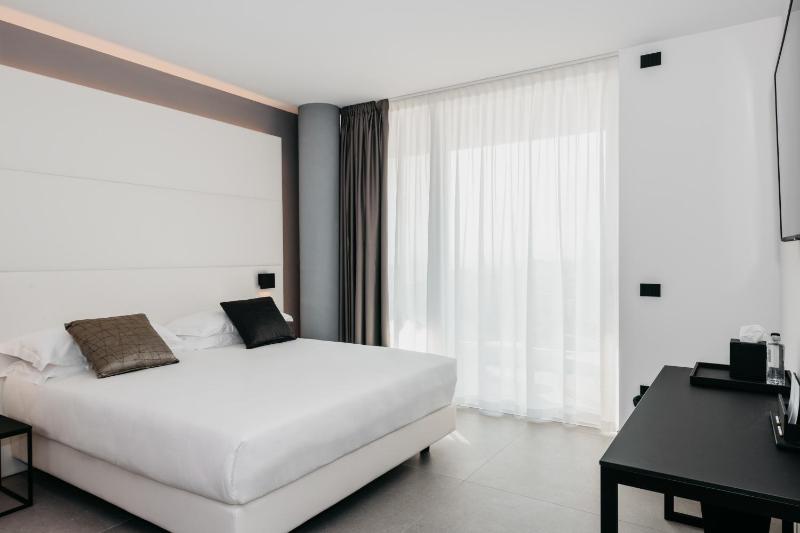 Junior Suite image 1