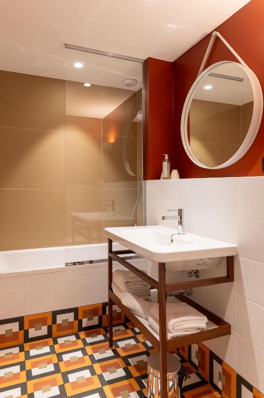 Comfort Twin Room image 3