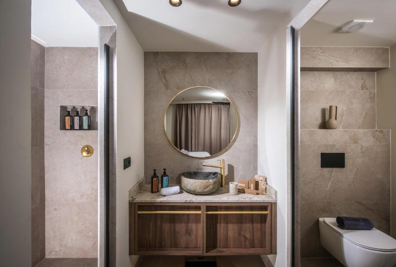 Luxury Room with Plunge Pool & Sea View image 2