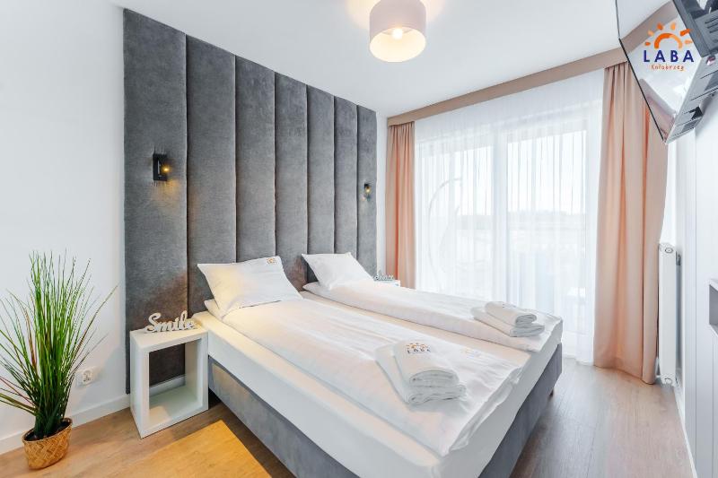 LABA Kołobrzeg Apartamenty Kasprowicza 20 Parking Basen Fitness Bawialnia w CENIE Parkplatz Schwimmbad Fitness Spielzimmer im PREIS - image 26