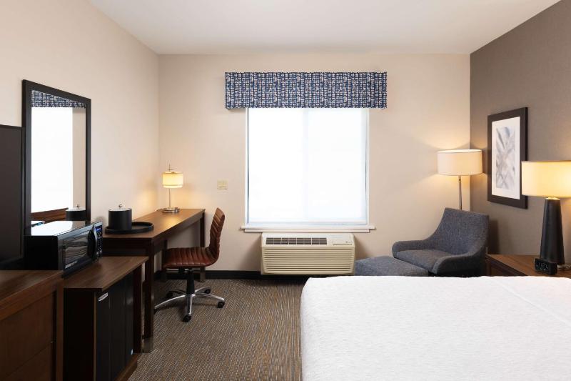 King Room image 4