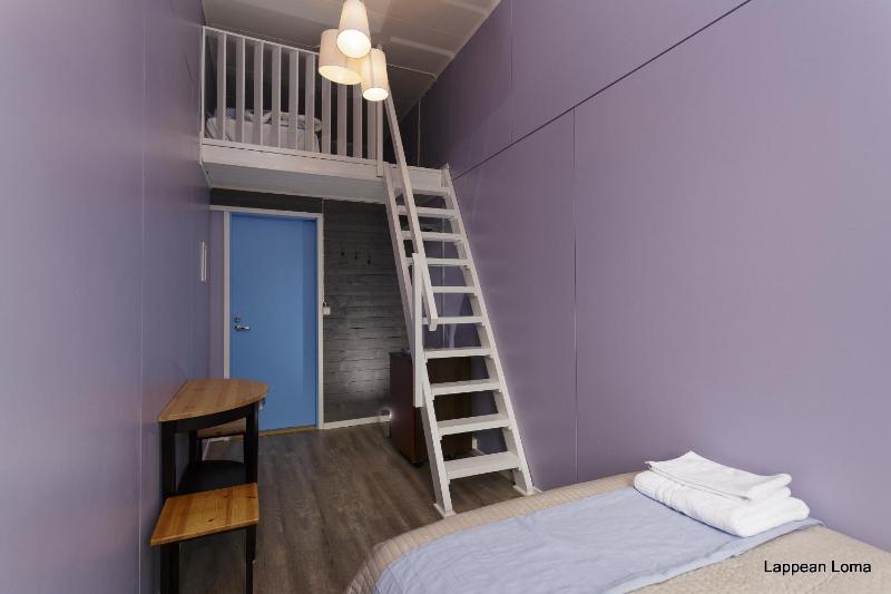 Single Room with Shared Shower and Toilet image 3