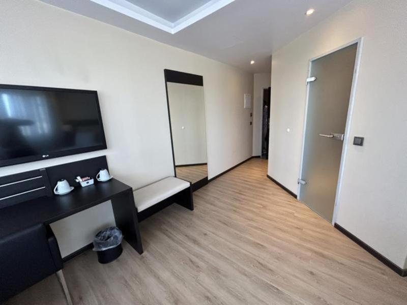 Classic Triple Room image 1