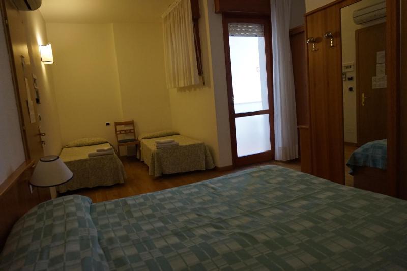 Hotel Flora - image 11