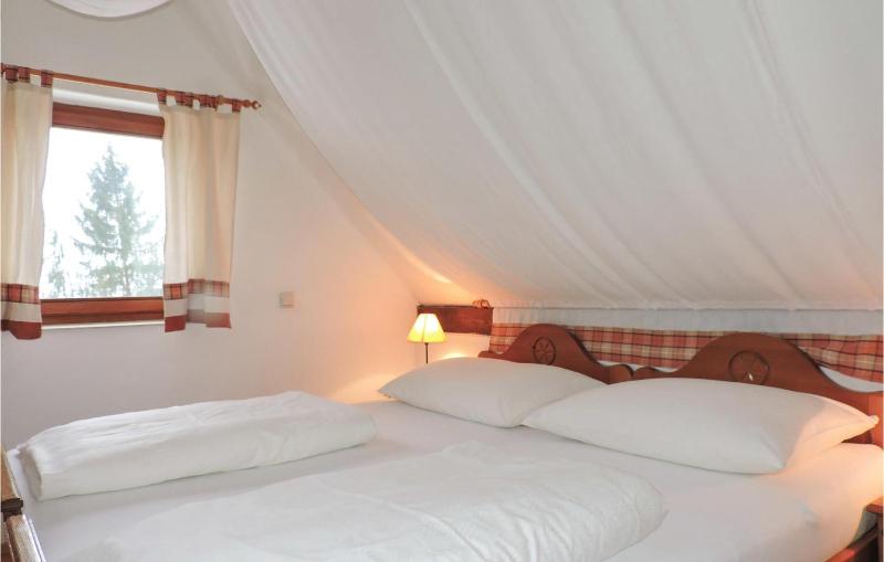 One-Bedroom Holiday Home image 4