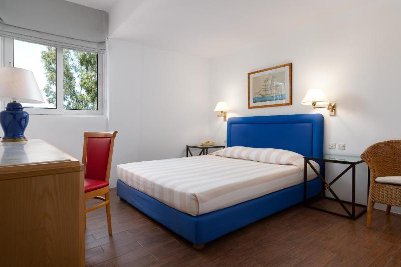 One-Bedroom Apartment image 4