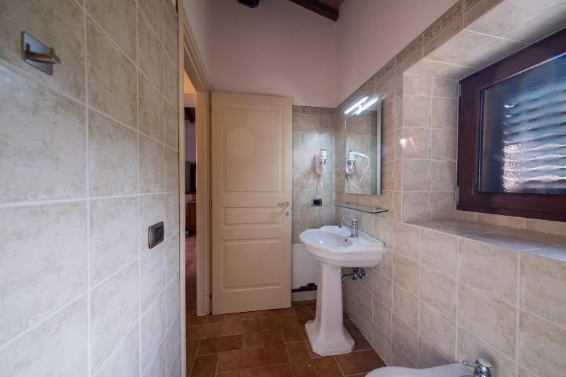 Standard One-Bedroom Apartment image 3