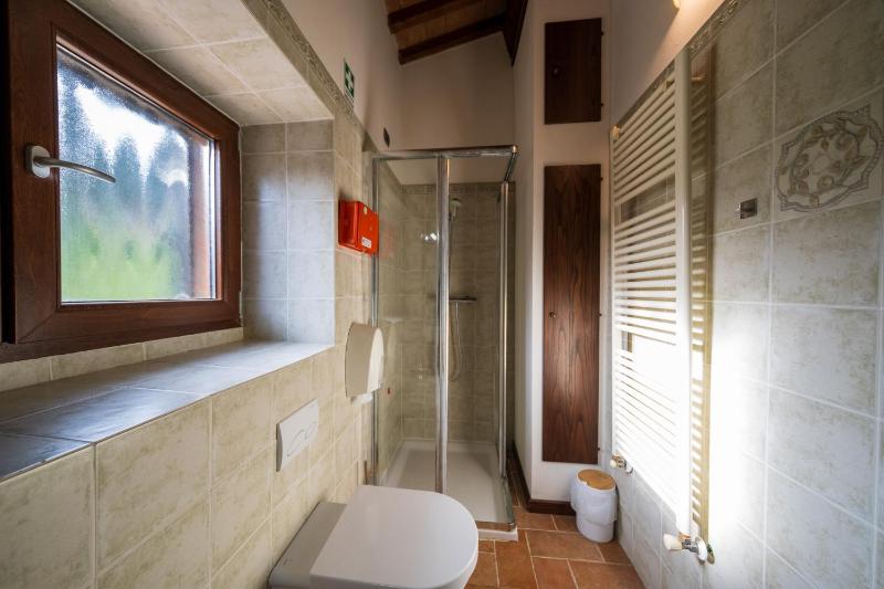 Standard One-Bedroom Apartment image 4