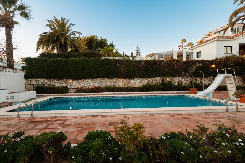 Spacious house with pool garden and solarium in Las Chapas Marbella - image 45