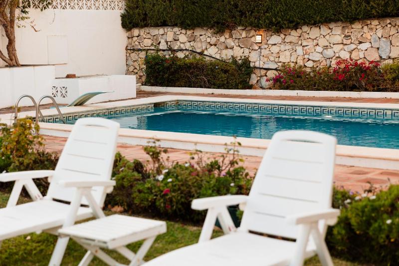 Spacious house with pool garden and solarium in Las Chapas Marbella - image 20