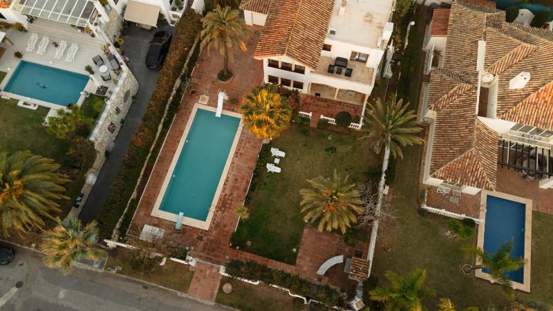 Spacious house with pool garden and solarium in Las Chapas Marbella - image 41