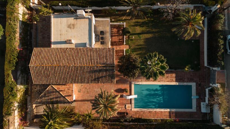 Spacious house with pool garden and solarium in Las Chapas Marbella - image 34