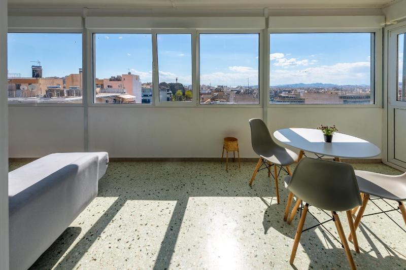 One-Bedroom Apartment image 2