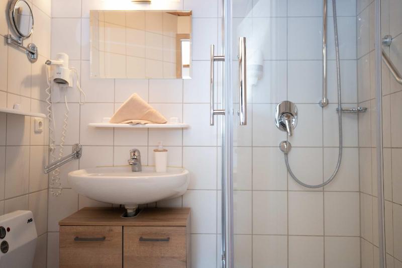 Doppelzimmer Standard mit Balkon image 1