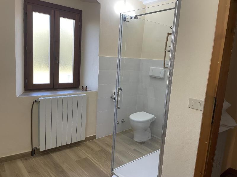 Three-Bedroom House on Two Floors image 4