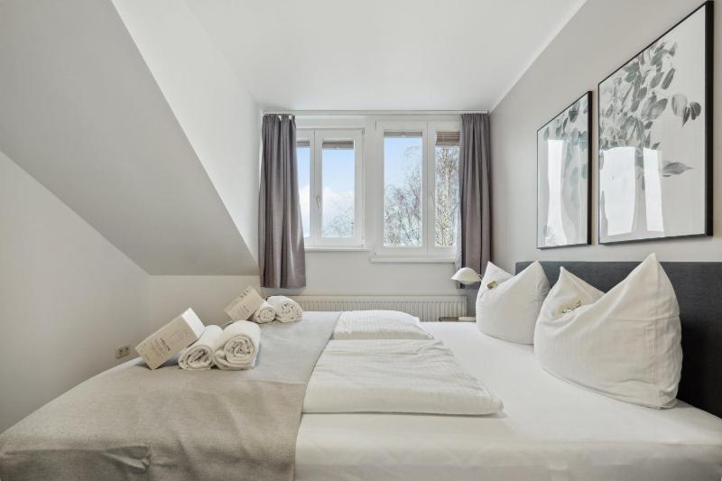 One-Bedroom Attic Suite image 4