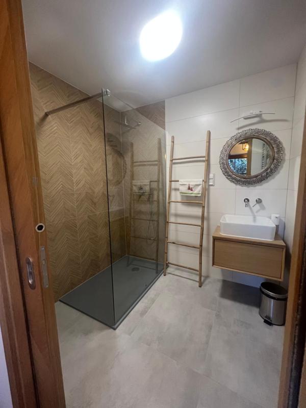 King Room with Mountain View image 2