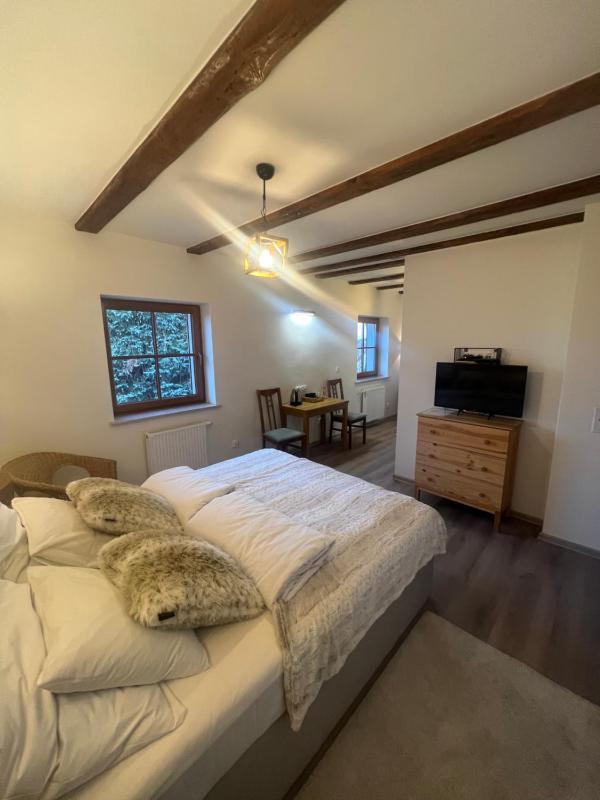 King Room with Mountain View image 3