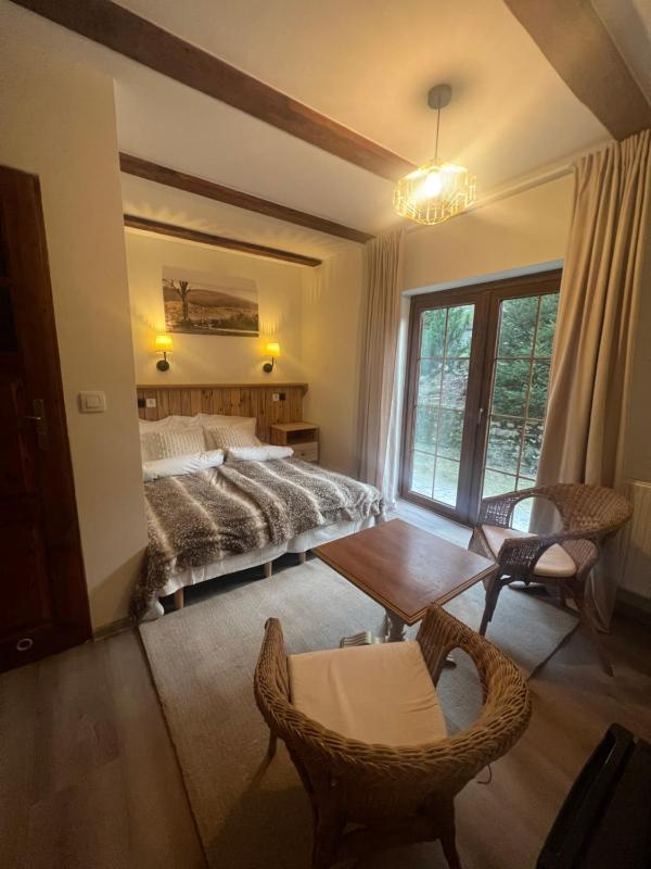 Double Room with Balcony image 4