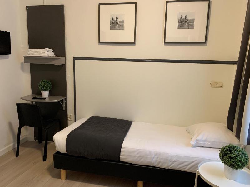 Single Room image 4